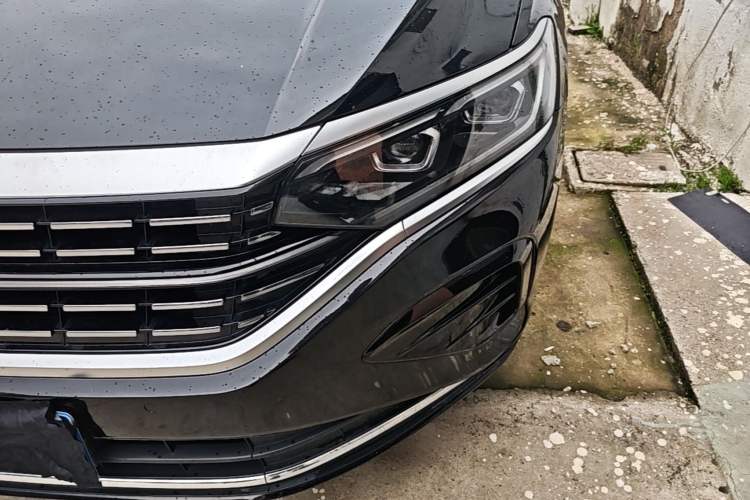 Used Volkswagen Passat 2023 Facelift 330TSI Luxury Edition Left Front Headlight