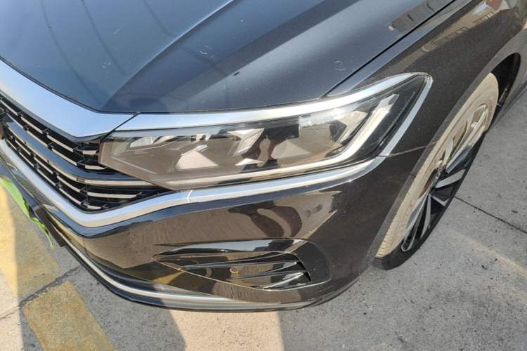Used Volkswagen Passat 2023 330TSI Elite Edition Left Front Headlight