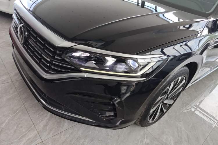 Used Volkswagen Passat 2023 330TSI Elite Edition Left Front Headlight