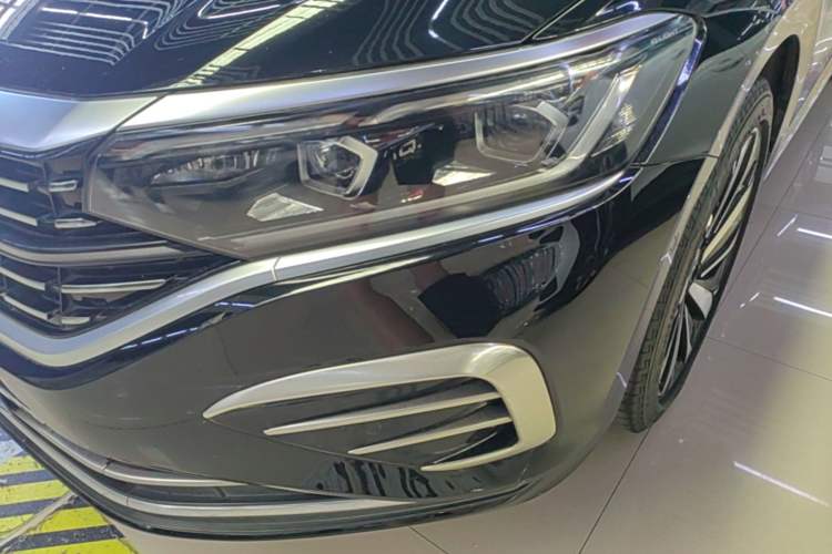 Used Volkswagen Passat 2023 Facelift 330TSI Prestige Edition Left Front Headlight