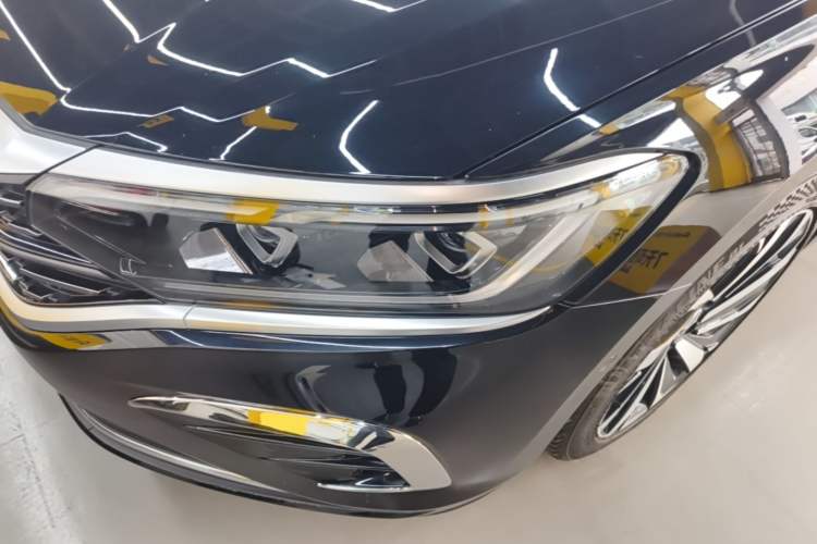 Used Volkswagen Passat 2023 Facelift 330TSI Luxury Edition Left Front Headlight