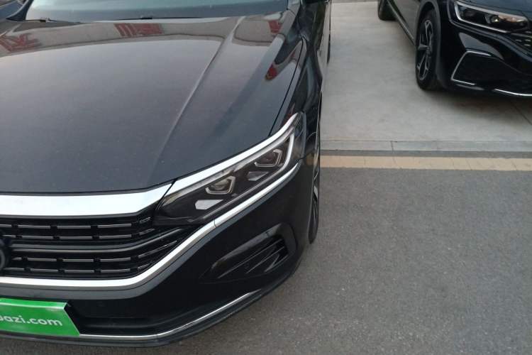 Used Volkswagen Passat 2023 Facelift 330TSI Luxury Edition Left Front Headlight