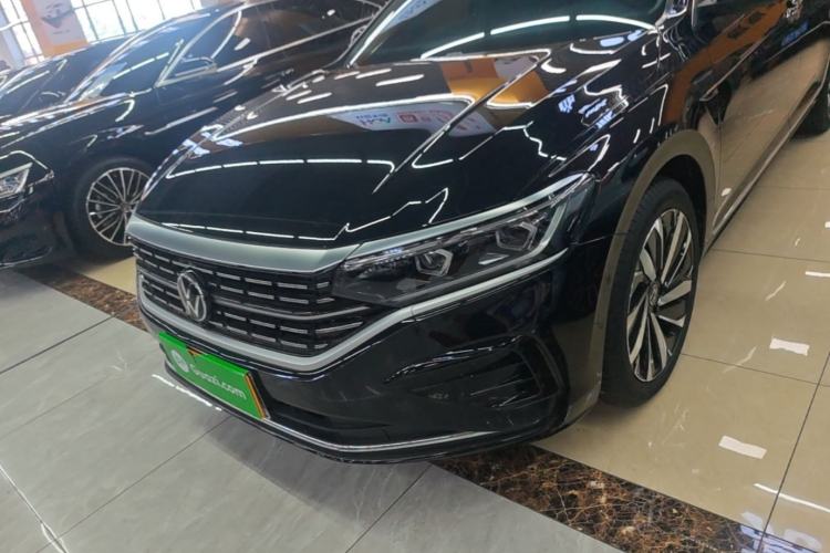 Used Volkswagen Passat 2023 Facelift 330TSI Luxury Edition Left Front Headlight