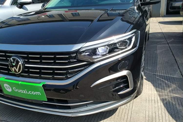 Used Volkswagen Passat 2023 Facelift 330TSI Luxury Edition Left Front Headlight