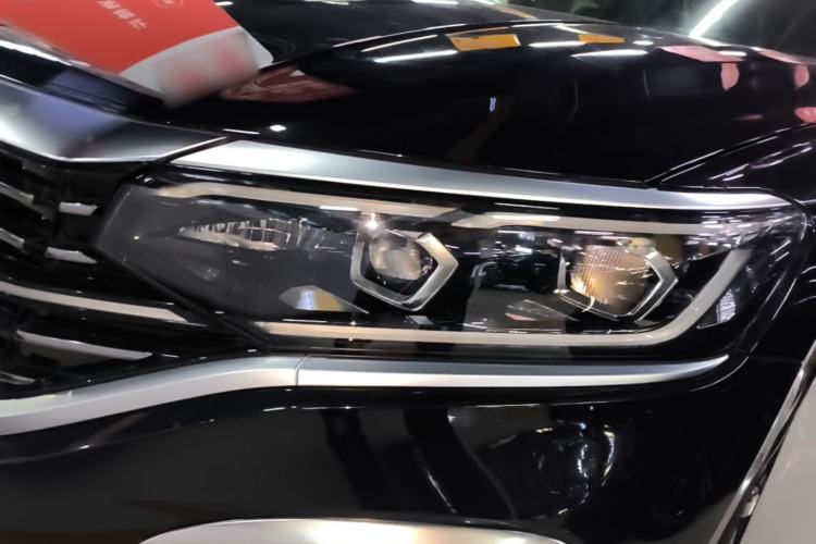 Used Volkswagen Passat 2023 Facelift 330TSI Luxury Edition Left Front Headlight