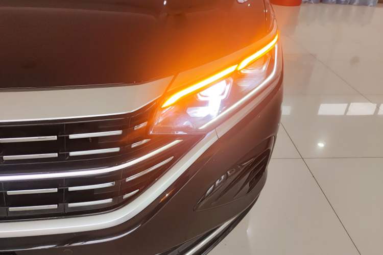 Used Volkswagen Passat 2023 380TSI Luxury Edition Left Front Headlight