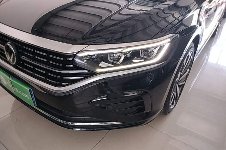 Used Volkswagen Passat 2023 Facelift 330TSI Luxury Edition Left Front Headlight