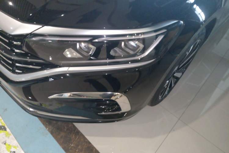Used Volkswagen Passat 2023 Facelift 330TSI Luxury Edition Left Front Headlight