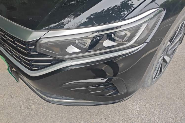 Used Volkswagen Passat 2023 Facelift 330TSI Luxury Edition Left Front Headlight