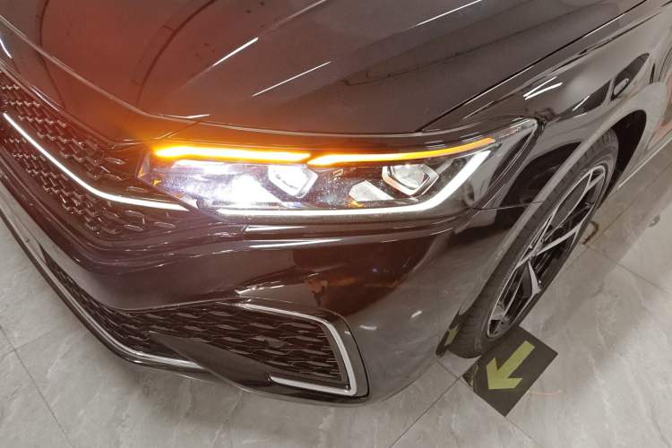 Used Volkswagen Passat 2023 Restyled 330TSI Starry Luxury Edition Left Front Headlight