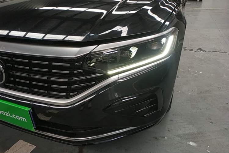 Used Volkswagen Passat 2023 330TSI Elite Edition Left Front Headlight