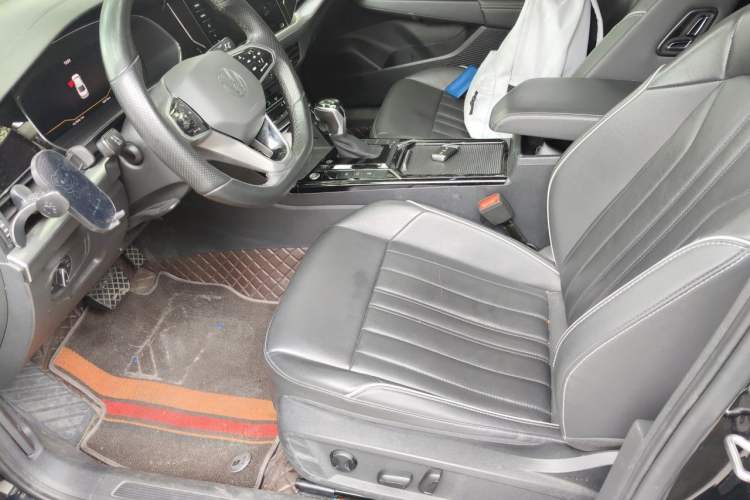 Used Volkswagen Passat 2023 Revised 330TSI Elite Edition Left Front Seat