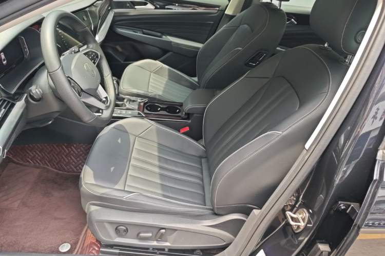 Used Volkswagen Passat 2023 Revised 330TSI Elite Edition Left Front Seat