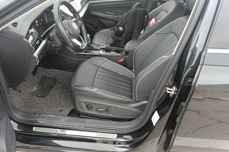 Used Volkswagen Passat 2023 Revised 330TSI Elite Edition Left Front Seat