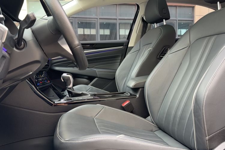 Used Volkswagen Passat 2023 Revised 330TSI Elite Edition Left Front Seat