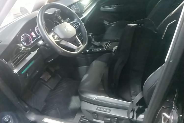Used Volkswagen Passat 2023 Facelift 330TSI Luxury Edition Left Front Seat