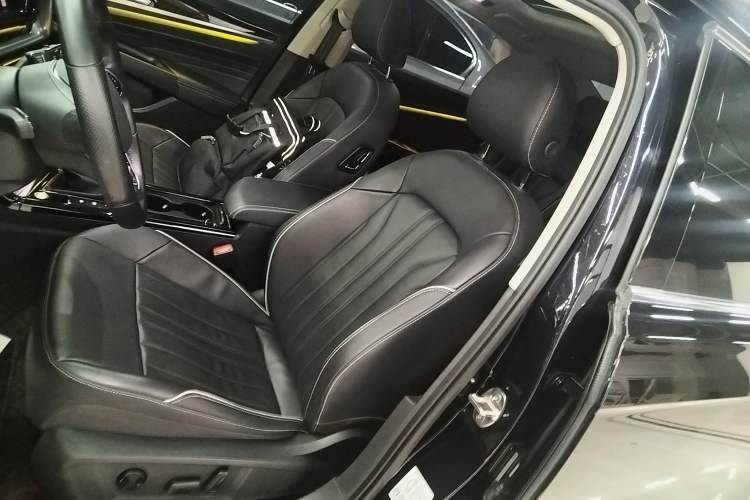 Used Volkswagen Passat 2023 330TSI Starry Elite Edition Left Front Seat
