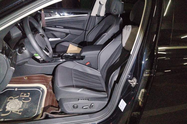 Used Volkswagen Passat 2023 Revised 380TSI Luxury Edition Left Front Seat