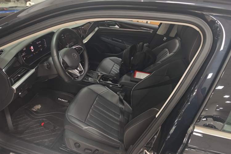 Used Volkswagen Passat 2023 330TSI Starry Elite Edition Left Front Seat