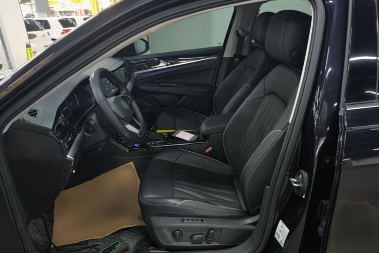 Used Volkswagen Passat 2023 Facelift 330TSI Luxury Edition Left Front Seat