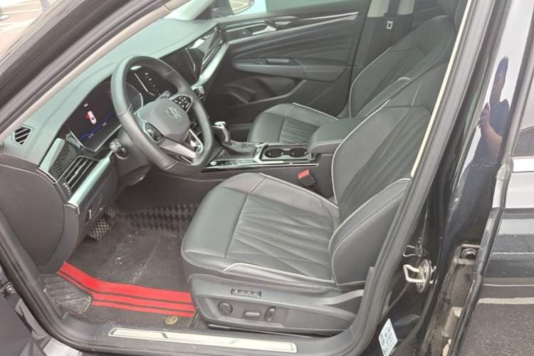 Used Volkswagen Passat 2023 330TSI Luxury Edition Left Front Seat