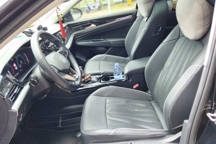 Used Volkswagen Passat 2023 330TSI Starry Luxury Edition Left Front Seat