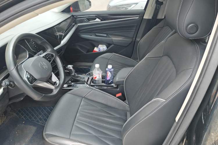 Used Volkswagen Passat 2023 380TSI Luxury Edition Left Front Seat