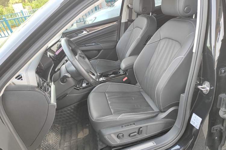 Used Volkswagen Passat 2023 330TSI Starry Luxury Edition Left Front Seat