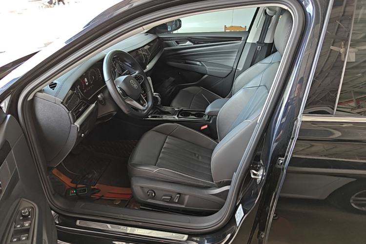 Used Volkswagen Passat 2023 330TSI Elite Edition Left Front Seat