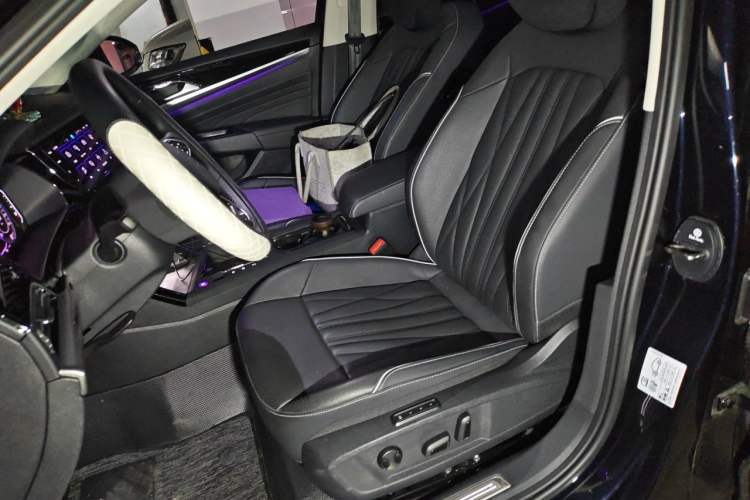 Used Volkswagen Passat 2023 Facelift 330TSI Luxury Edition Left Front Seat
