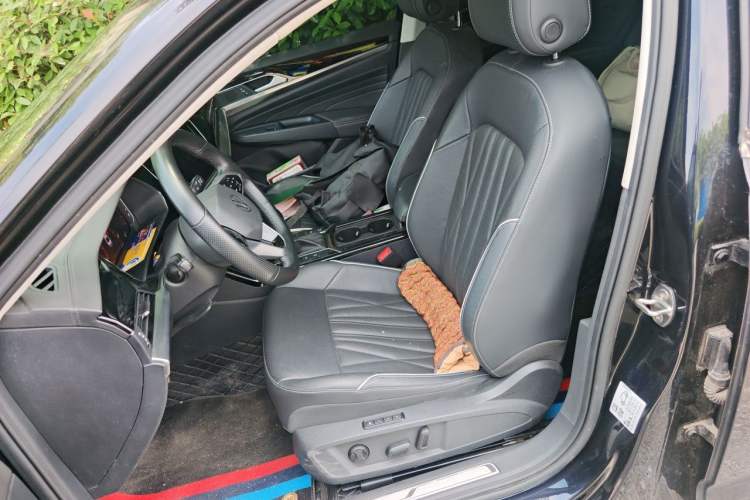 Used Volkswagen Passat 2023 Facelift 330TSI Luxury Edition Left Front Seat