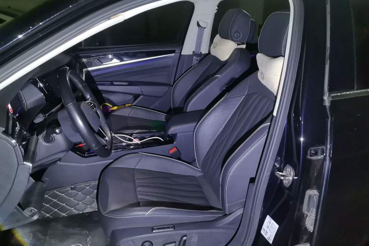 Used Volkswagen Passat 2023 330TSI Luxury Edition Left Front Seat