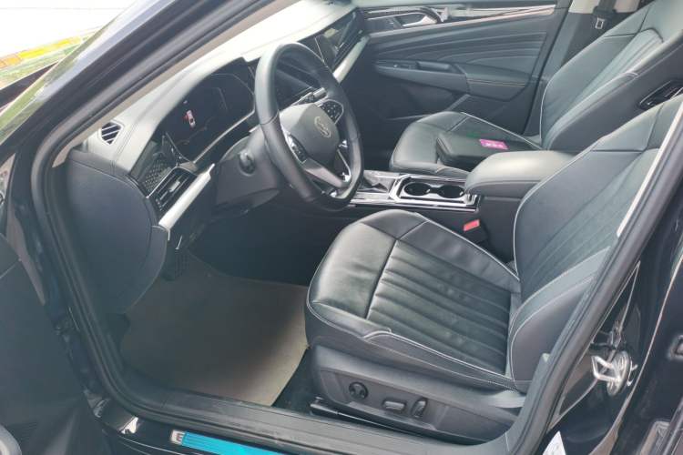 Used Volkswagen Passat 2023 Revised 330TSI Elite Edition Left Front Seat