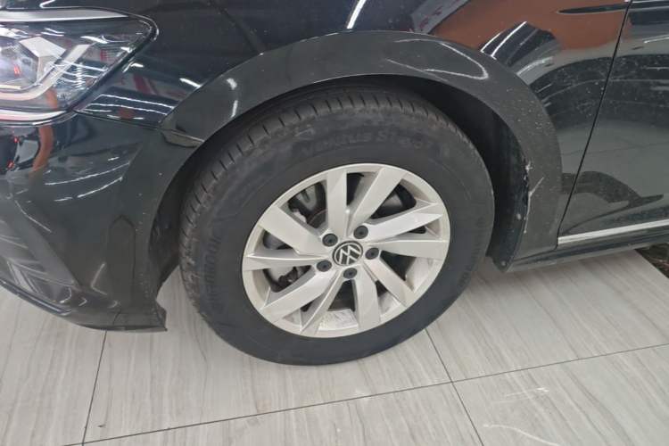Used Volkswagen Passat 2023 Revised Version 280TSI Business Edition Left Front Wheel Hub