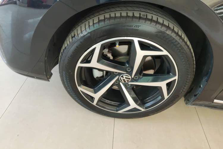 Used Volkswagen Passat 2023 Revised 330TSI Starry Elite Edition Left Front Wheel Hub