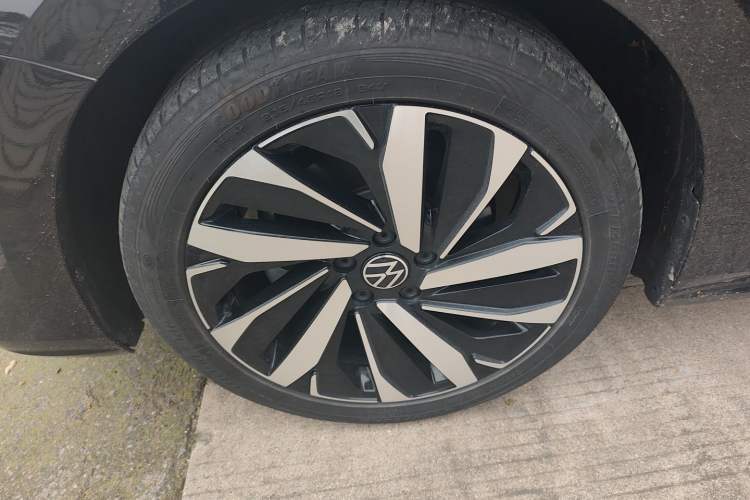 Used Volkswagen Passat 2023 Revised 330TSI Starry Elite Edition Left Front Wheel Hub
