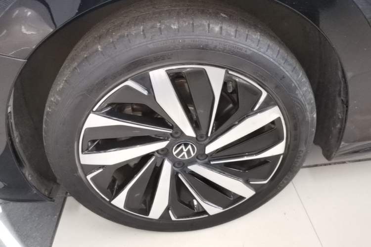 Used Volkswagen Passat 2023 330TSI Elite Edition Left Front Wheel Hub