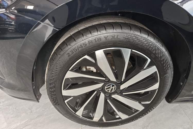 Used Volkswagen Passat 2023 330TSI Elite Edition Left Front Wheel Hub