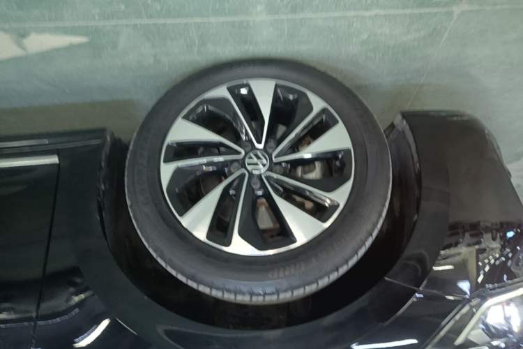 Used Volkswagen Passat 2023 330TSI Starry Elite Edition Left Front Wheel Hub