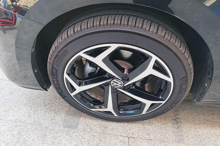 Used Volkswagen Passat 2023 Revised 330TSI Starry Elite Edition Left Front Wheel Hub