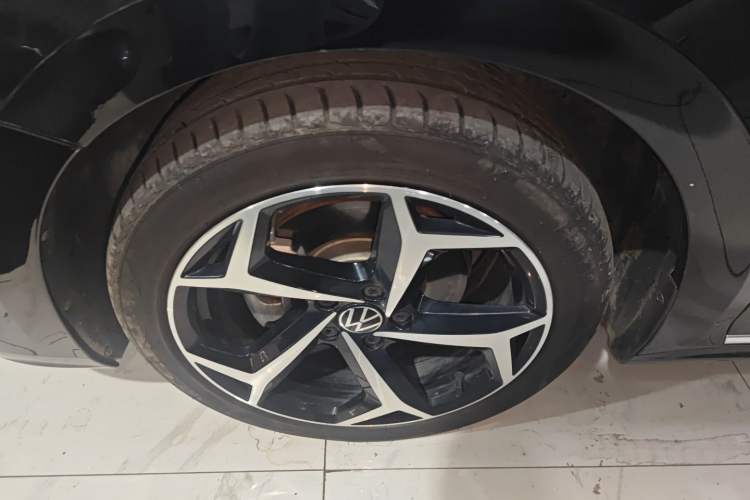 Used Volkswagen Passat 2023 Revised 330TSI Starry Elite Edition Left Front Wheel Hub