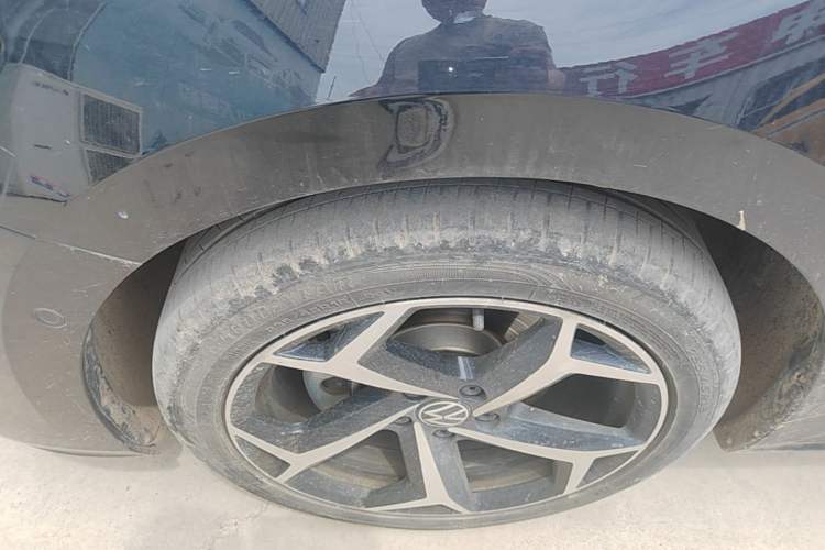 Used Volkswagen Passat 2023 330TSI Starry Luxury Edition Left Front Wheel Hub
