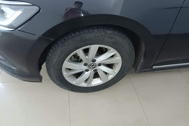 Used Volkswagen Passat 2023 Revised Version 280TSI Business Edition Left Front Wheel Hub