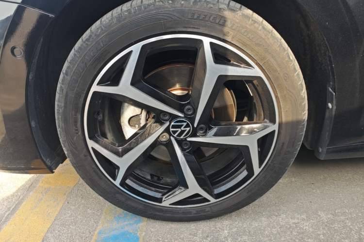 Used Volkswagen Passat 2023 330TSI Starry Luxury Edition Left Front Wheel Hub
