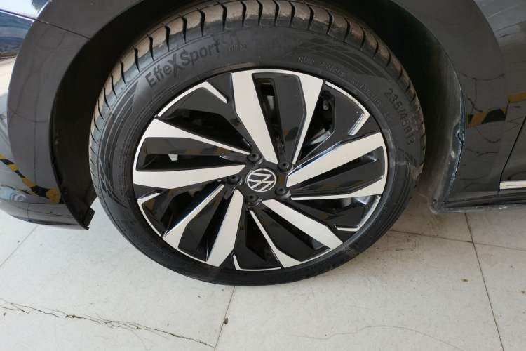 Used Volkswagen Passat 2023 Revised 330TSI Elite Edition Left Front Wheel Hub