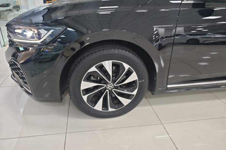 Used Volkswagen Passat 2023 330TSI Starry Elite Edition Left Front Wheel Hub