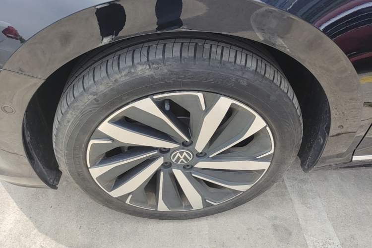 Used Volkswagen Passat 2023 330TSI Prestige Edition Left Front Wheel Hub
