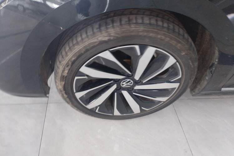 Used Volkswagen Passat 2023 Revised 330TSI Starry Elite Edition Left Front Wheel Hub