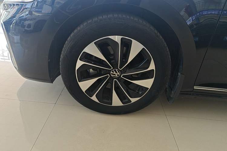 Used Volkswagen Passat 2023 Revised 330TSI Starry Elite Edition Left Front Wheel Hub