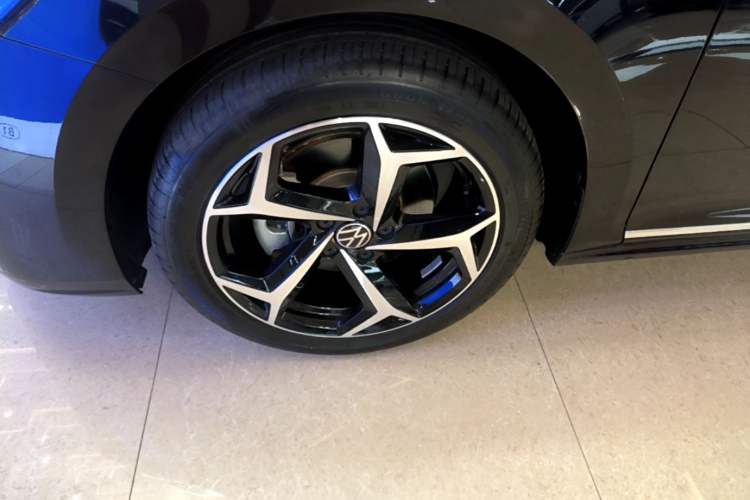 Used Volkswagen Passat 2023 Revised 330TSI Starry Elite Edition Left Front Wheel Hub